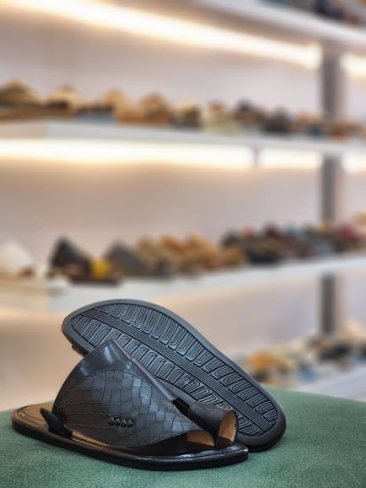 صورة شرقي نقش تمساح جلد طبيعي ارضيه مرنه ومنخفضه